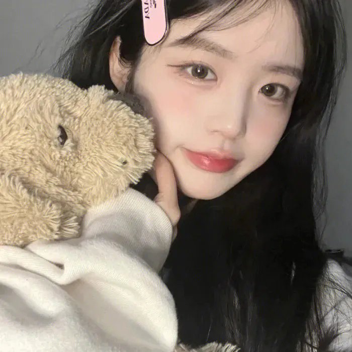 想踢沉迷男的女人